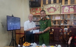 Nghĩa tình tháng Tư: Công an phường Long Biên tri ân cán bộ từng tham gia chiến trường B, C, K.