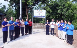Tuổi trẻ xã Hòa Phú: Gắn biển công trình thanh niên 