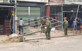 NGÀY 9/5: PHƯỜNG SƠN TÂY TIẾP TỤC RA QUÂN XỬ LÝ NGHIÊM VI PHẠM TRẬT TỰ ĐÔ THỊ TẠI NHIỀU TUYẾN PHỐ TRÊN ĐỊA BÀN