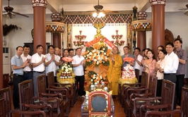 Lãnh đạo xã Mỹ Đức chúc mừng Đại lễ Phật đản PL.2570 tại chùa Hưng Khánh