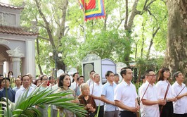 Phường Hoàn Kiếm: Dâng hương kỷ niệm 598 năm ngày Vua Lê Thái Tổ đăng quang