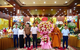BÍ THƯ ĐẢNG ỦY, CHỦ TỊCH HĐND XÃ NGUYỄN NAM HÀ VÀ PHÓ BÍ THƯ ĐẢNG ỦY, CHỦ TỊCH UBND XÃ NỘI BÀI HỒ VIỆT HÙNG DỰ ĐẠI LỄ PHẬT ĐẢN TẠI CHÙA HƯƠNG GIA VÀ CHÙA LƯƠNG PHÚC
