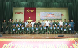 Xã Gia Lâm thăm, động viên chiến sĩ mới tại Lữ đoàn Pháo binh 45