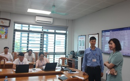 Đồng chí Phó Chủ tịch UBND xã Phú Xuyên kiểm tra công tác chuẩn bị Kỳ thi tốt nghiệp THPT năm 2026 tại các điểm thi