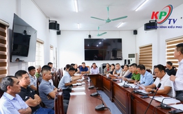 Xã Kiều Phú tổ chức hội nghị làm việc với các cơ sở giết mổ gia súc, gia cầm trên địa bàn xã để tuyên truyền, ký cam kết và hướng dẫn vệ sinh thú y cơ sở giết mổ tập trung tạm thời