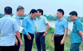 ĐOÀN CÔNG TÁC SỞ NÔNG NGHIỆP VÀ MÔI TRƯỜNG HÀ NỘI LÀM VIỆC, KIỂM TRA THỰC ĐỊA VỀ PHƯƠNG ÁN BỐ TRÍ CƠ SỞ GIẾT MỔ TẬP TRUNG TẠI XÃ PHÚC SƠN