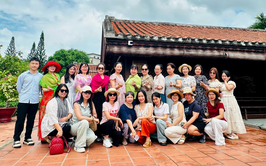Công đoàn trường THCS Thịnh Liệt tổ chức tham quan, học tập truyền thống tại khu di tích trường Dục Thanh