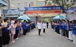 Thí sinh phường Phú Lương hoàn thành môn thi đầu tiên kỳ thi tốt nghiệp THPT 2026