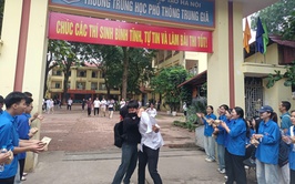 TRUNG GIÃ: NGÀY THI ĐẦU TIÊN DIỄN RA AN TOÀN, NGHIÊM TÚC