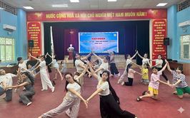 Phường Yên Hòa tổ chức tập huấn múa hát tập thể Thiếu nhi hè năm 2026