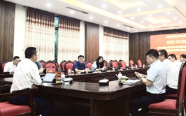 Xã Phú Xuyên họp bàn giải pháp thu ngân sách trên địa bàn xã.
