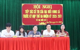 Tổ đại biểu HĐND số 5 tiếp xúc cử tri tại Nhà văn hóa thôn Phụ Chính