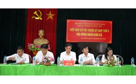Chủ tịch UBND xã Nguyễn Quý Mạnh tiếp xúc cử tri tại Nhà Văn hóa Cụm 2 Thọ An