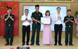 KẾT NGHĨA THẮT CHẶT TÌNH QUÂN DÂN GIỮA BAN CHỈ HUY QUÂN SỰ XÃ VÀ TRƯỜNG MẦM NON XUÂN DƯƠNG