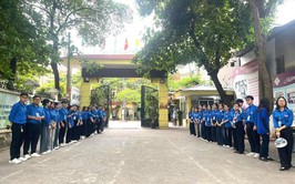 Gần 100 lượt Đoàn viên thanh niên Tương Mai ra quân tiếp sức sĩ tử trong ngày thi chính thức đầu tiên
