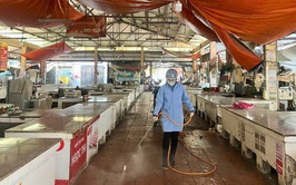 Khử trùng tiêu độc môi trường chăn nuôi sau tiêm phòng đại trà đợt 1 năm 2026
