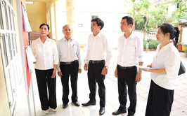 Lãnh đạo xã kiểm tra đánh giá tiến độ thực hiện lấy ý kiến nhân dân về Đề án sắp xếp, tổ chức lại thôn trên địa bàn xã