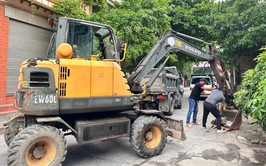 Xã Bát Tràng ra quân giải tỏa các điểm kinh doanh tự phát trái phép
