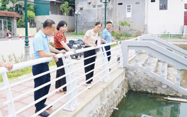ĐOÀN KHẢO SÁT CỦA THƯỜNG TRỰC HĐND XÃ KHẢO SÁT KẾT QUẢ GIẢI QUYẾT KIẾN NGHỊ CỬ TRI