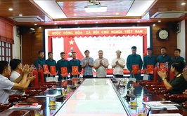 Xã Mỹ Đức 8 công dân hoàn thành thực hiện nghĩa vụ quân sự tại ngũ trong thời bình và kết nạp 8 dân quân thường trực năm 2026