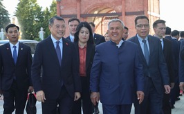 Thủ tướng Lê Minh Hưng gặp Người đứng đầu Cộng hòa Tatarstan (Liên bang Nga)