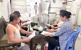 Các thôn trên địa bàn xã Bát Tràng đẩy nhanh tiến độ lấy ý kiến Nhân dân về Dự thảo Đề án sắp xếp thôn