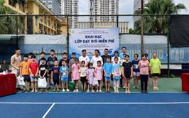 Đông Ngạc tổ chức lớp học bơi miễn phí cho trẻ em có hoàn cảnh khó khăn