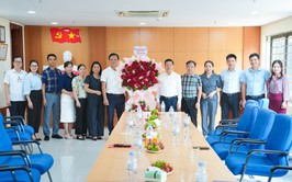 Lãnh đạo xã Quốc Oai chúc mừng đội ngũ làm công tác báo chí, truyền thông nhân kỷ niệm 101 năm Ngày Báo chí Cách mạng Việt Nam