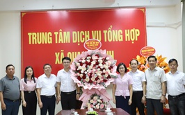 CÁC ĐỒNG CHÍ LÃNH ĐẠO ĐẢNG UỶ- HĐND- UBND – UBMTTQ XÃ QUANG MINH THĂM, CHÚC MỪNG TRUNG TÂM DỊCH VỤ TỔNG HỢP XÃ NHÂN KỶ NIỆM 101 NĂM NGÀY BÁO CHÍ CÁCH MẠNG VIỆT NAM