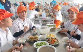 Xã Đan Phượng quan tâm chăm lo thiết thực cho người lao động