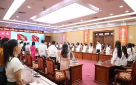 Phường Từ Liêm tổ chức Lễ kết nạp đảng viên đối với học sinh THPT – Dấu ấn trong công tác phát triển đảng viên trẻ
