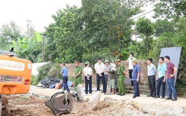 XÃ SÓC SƠN RA QUÂN XỬ LÝ VI PHẠM ĐẤT ĐAI, TRẬT TỰ XÂY DỰNG TRÊN ĐẤT NÔNG NGHIỆP