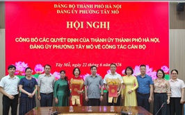Phường Tây Mỗ công bố và trao các quyết định về công tác cán bộ