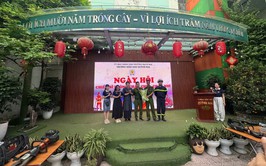 TUỔI TRẺ CÔNG AN PHƯỜNG BẠCH MAI PHỐI HỢP TỔ CHỨC “NGÀY HỘI CHIẾN SỸ PHÒNG CHÁY CHỮA CHÁY NHÍ” TẠI TRƯỜNG MẦM NON QUỲNH MAI