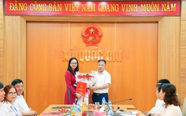 UBND xã Quốc Oai công bố và trao quyết định bổ nhiệm lãnh đạo quản lý Văn phòng HĐND&UBND và Trạm Y tế xã