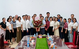 Xã Sơn Đồng chúc mừng Trung tâm Dịch vụ tổng hợp xã nhân Ngày Báo chí cách mạng Việt Nam