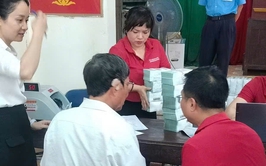 KHÔNG KHÍ SÔI NỔI, PHẤN KHỞI TẠI BUỔI CHI TRẢ TIỀN BỒI THƯỜNG, HỖ TRỢ GPMB CHO 169 HỘ DÂN THÔN HOÀNG TRUNG