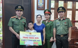 CÔNG AN XÃ DÂN HOÀ THĂM HỎI, ĐỘNG VIÊN HỌC SINH BỊ BỆNH VƯỢT KHÓ HỌC GIỎI- CHẮP CÁNH ƯỚC MƠ, LAN TỎA NGHỊ LỰC SỐNG GIỮA ĐỜI THƯỜNG