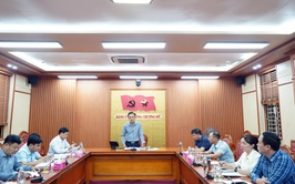 Đồng chí Bí thư Đảng ủy phường Chương Mỹ làm việc với Tổ tuyên truyền, vận động giải phóng mặt bằng Dự án cải tạo, nâng cấp Quốc lộ 6