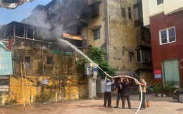Kịp thời khống chế vụ cháy tại số 195 Đội Cấn