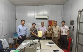 Ủy ban MTTQ Việt Nam phường công bố quyết định thành lập Ban giám sát đầu tư công đồng đối với 02 dự án trên địa bàn.