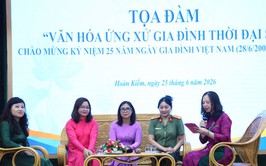 Phụ nữ Hoàn Kiếm nâng cao văn hóa ứng xử gia đình trong thời đại số