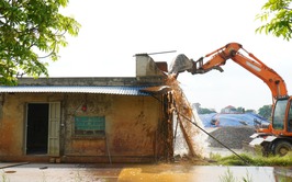 XÃ TRUNG GIÃ RA QUÂN CƯỠNG CHẾ CÁC CÔNG TRÌNH VI PHẠM ĐẤT ĐAI TRÊN ĐỊA BÀN