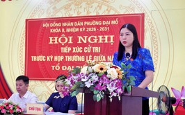 Phó Bí thư Thường trực Đảng ủy phường Đại Mỗ tiếp xúc cử tri trước kỳ họp giữa năm 2026 của Hội đồng nhân dân phường