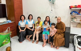 Hội LHPN xã Thiên Lộc trao 60 suất quà cho trẻ em có hoàn cảnh khó khăn