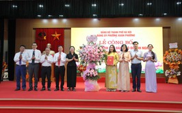 Đảng ủy phường Xuân Phương công bố, ra mắt Đảng bộ Doanh nghiệp phường