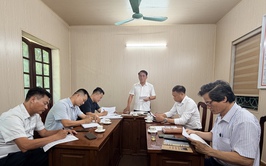 XÃ TRẦN PHÚ TUYÊN TRUYỀN, VẬN ĐỘNG 02 HỘ DÂN TỰ GIÁC THÁO DỠ CÔNG TRÌNH XÂY DỰNG VI PHẠM