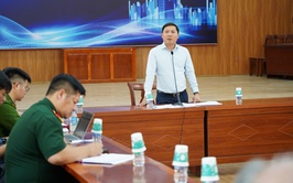Đồng chí Bí thư Đảng ủy – Chủ tịch HĐND xã Nguyễn Thanh Liêm làm việc với các thôn Chi Đông về công tác sắp xếp các thôn