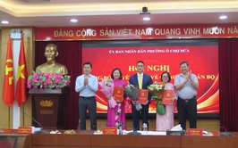 Công bố các Quyết định về công tác cán bộ tại Phường Ô Chợ Dừa