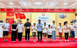 HỘI KHUYẾN HỌC PHƯỜNG VĂN MIẾU - QUỐC TỬ GIÁM: ĐỒNG HÀNH CÙNG HỌC SINH KHÓ KHĂN VƯƠN LÊN HỌC TỐT